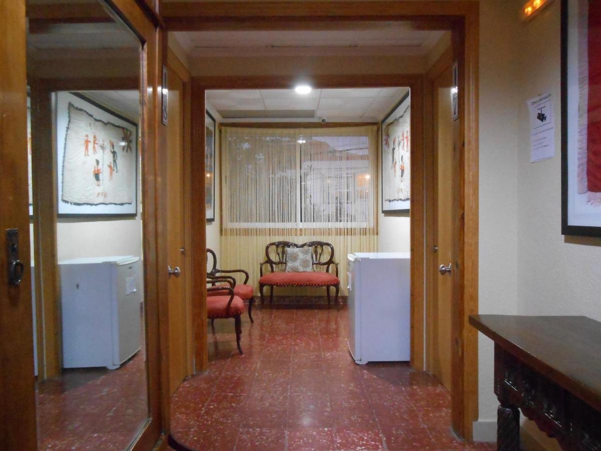 Hostal El Callejon Tarragona Exterior foto